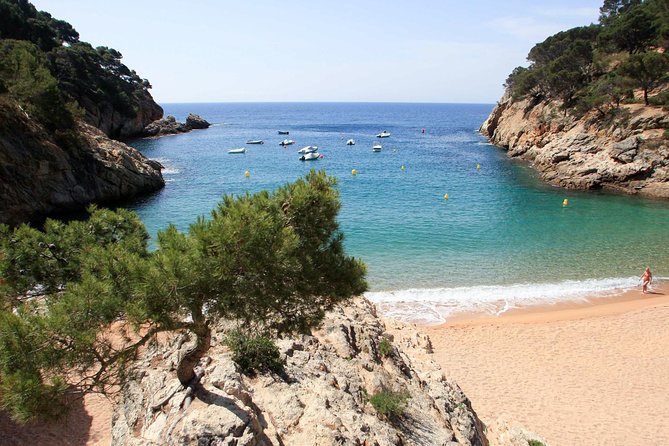 Costa Brava Small Group with Hotel Pick up and Boat Ride - Scenic Drive to Sant Feliu de Guíxols and Beach Time
