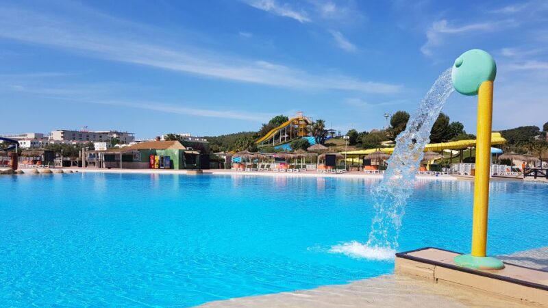 Costa Dorada: Aquopolis Entry Ticket - The Role of Guides and Staff
