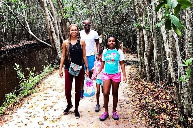 Costa Esmeralda 5 en 1 - Included Amenities and Practical Details