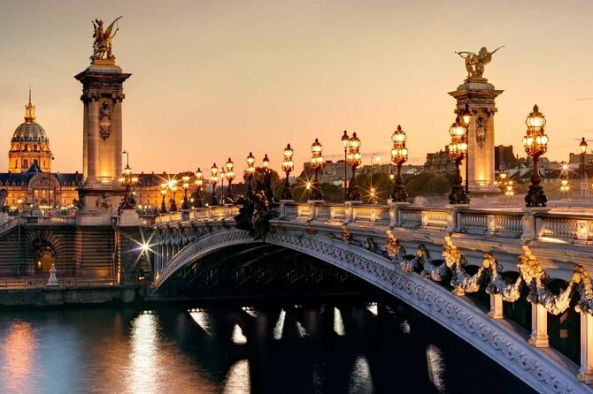 Côté Seine Tour / duration 1h30 - from 1 to 6 passengers - Crossing the Seine and Reaching the Eiffel Tower