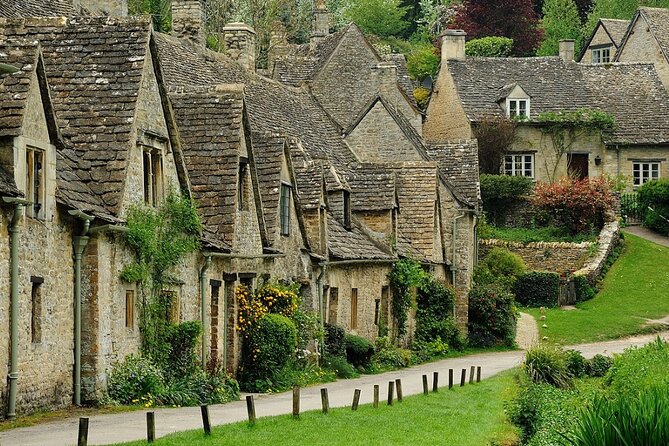Cotswold Village Private Day Trip from Bath - The Guide and Vehicle Experience