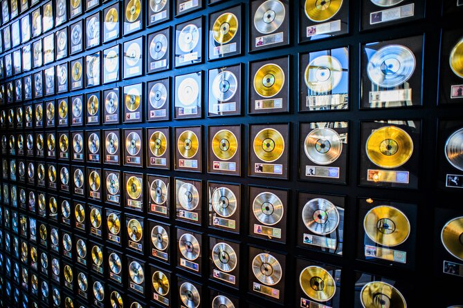 Country Music Hall of Fame Admission with Audio Guide - The Pacing and Crowd Levels at the Museum