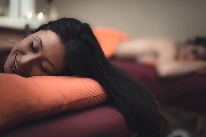 Couple Massage: 1 hour - Discover a Calming Couple Massage in Granada with Exceptional Comfort and Care