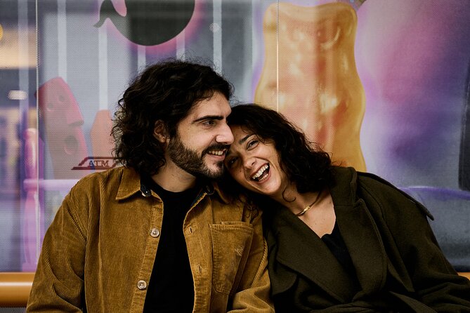 Couples and Family 1 Hour Private Photoshoot in Milano - Starting Point at Teatro alla Scala