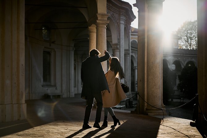 Couples and Family 1 Hour Private Photoshoot in Milano - Scenic Walk Through Milan’s Main Streets