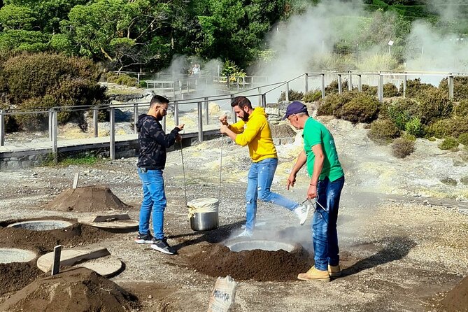 Couples PRIVATE Hybrid 4X4 Tour - Furnas (Inc Hot Springs and 3 Course Lunch) - Relaxing in Terra Nostra’s Hot Springs