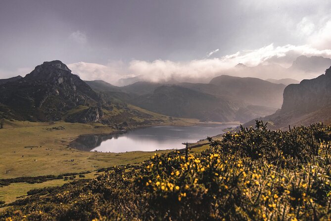 Covadonga Lakes, Sanctuary and Cangas de Onís from Santander - Discovering Cangas de Onís and Its Medieval Bridge