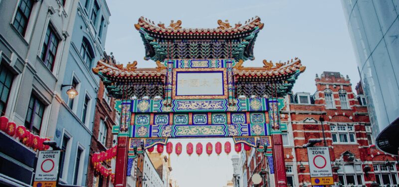 Covent Garden to Piccadilly Circus Walking Tour with an App - Starting at the Royal Opera House