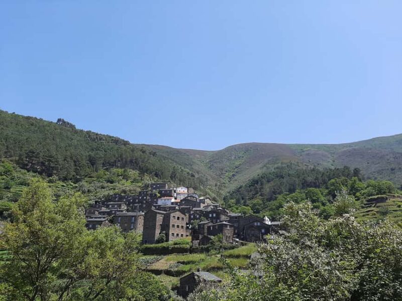 Covilhã: Serra da Estrela and Aldeia de Xisto Piodão Tour - Visiting Miradouro Varanda dos Carqueijais for Stunning Panoramas