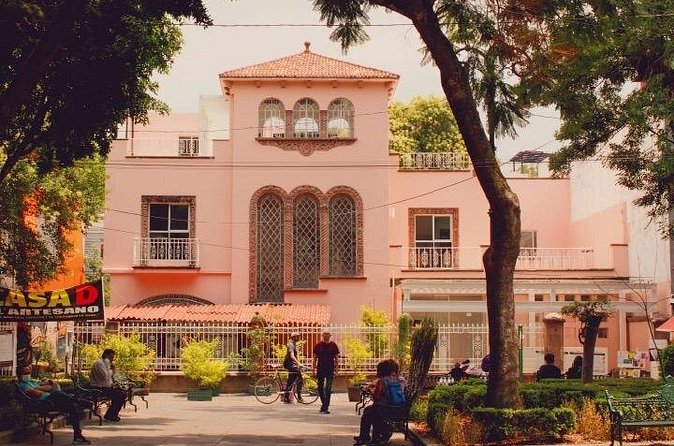 Coyoacán and Xochimilco Private Tour - About Néctar Experiences Mexico