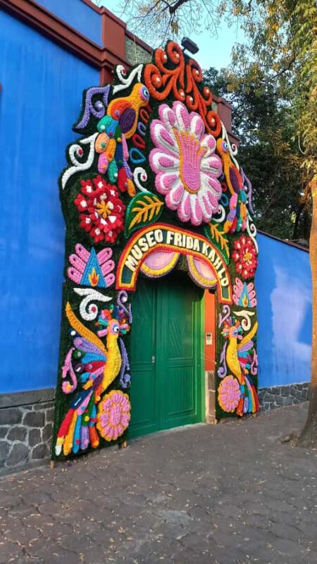 Coyoacán: History and Life of a Magical Neighborhood - Walking Through Lesser-Known Streets and Alleys