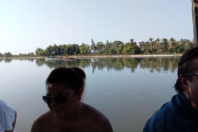 Coyuca Lagoon Adventure - Relaxing on the Beachfront and Swimming in the Pool