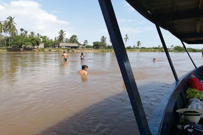 Coyuca Town Tour and Baby Turtle Release - Beach Relaxation and Refreshments