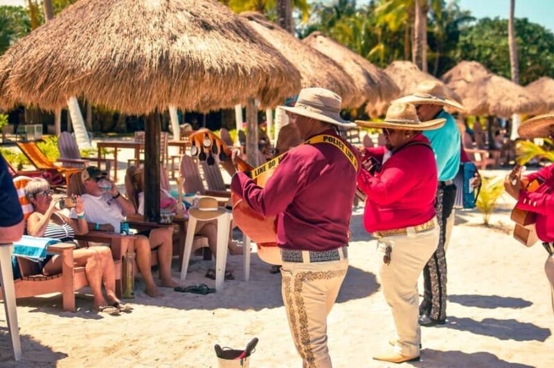 Cozumel: Chankanaab Park All-Inclusive Experience with Pool - The Guided Tour of Mayan Ruins and Botanical Gardens