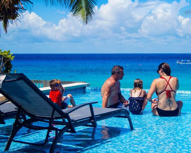 Cozumel Cultural and Nature Tour with Cenote and Beach Club - Discovering Local Art at Plaza del Sol "La Esmeralda"