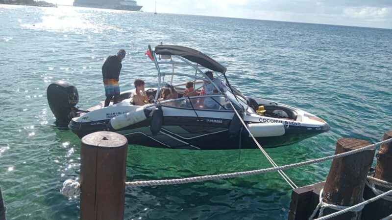 Cozumel: El Cielo & Reef Private Boat Tour with Snacks - Cozumel: El Cielo & Reef Private Boat Tour with Snacks – An Intimate Caribbean Escape