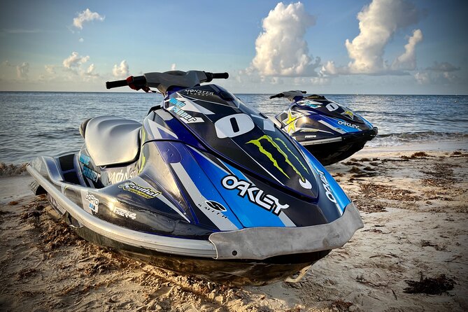 Cozumel: Jeep + Waverunner Expedition - Beach Stop and the WaveRunner Experience