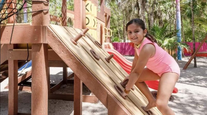 Cozumel: KUZÁ Deluxe Pass with Buffet, Open Bar & Activities - Unlimited Drinks at the Open Bar