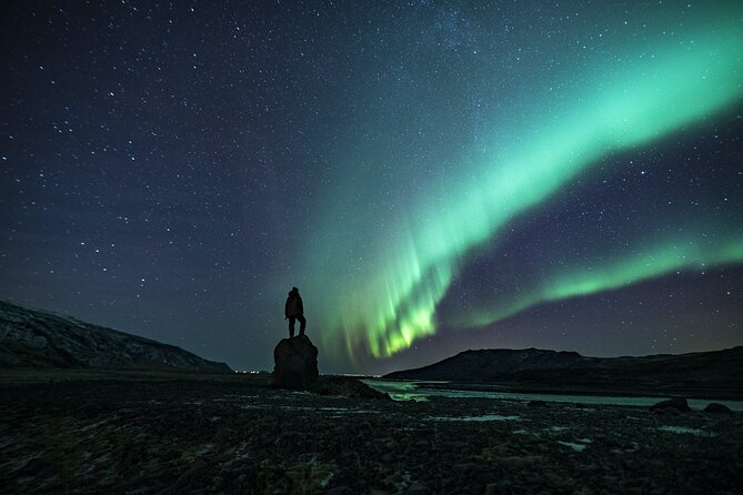 Cozy Northern Lights Tour with Icelandic Treats and Liquor - From Reykjavik to the Best Aurora Viewing Spots