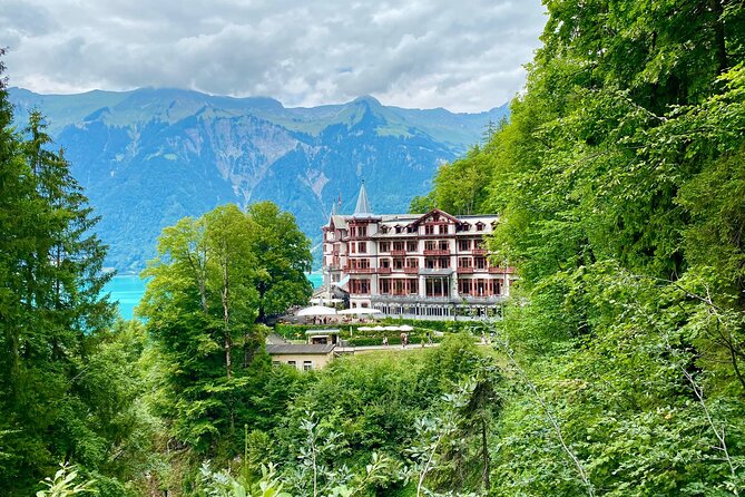 Crash Landing on You Private Switzerland Day Tour from Zurich or Lucerne (CLOY) - Enjoying a Traditional Swiss Picnic Lunch in Sigriswil