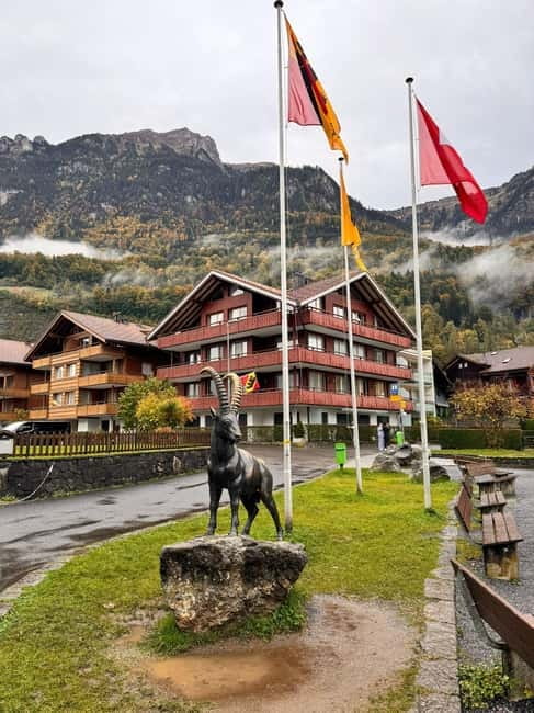 Crash Landing on You: Switzerland Filming Locations Day Tour - Visiting Lake Brienz: A Romantic Swiss Lake Scene