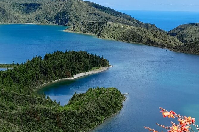 Crater Lakes Adventure: Sete Cidades & Lagoa do Fogo Day Tour - Ribeira Grande: The Island’s Historic Heart