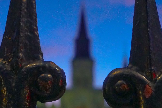 Crawl New Orleans: The Haunted Crawl w/ Shot Included - The Guides Style and Guest Interactions