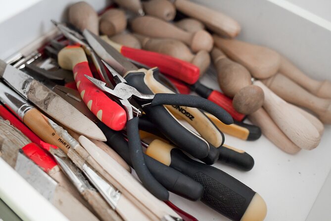 Create a unique leather accessory in downtown Budapest! - Customization Options and Personal Touches