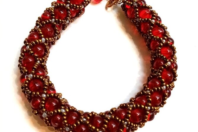 Create unique jewelry from top Parisian designer Bijoux Blues - Discover Handmade Jewelry Creation with Bijoux Blues in Paris