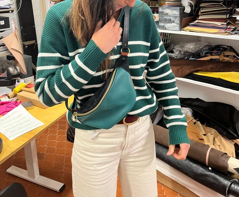 Create your own leather waist bag in Luberon area! - Practical Details: Meeting Point and Group Size