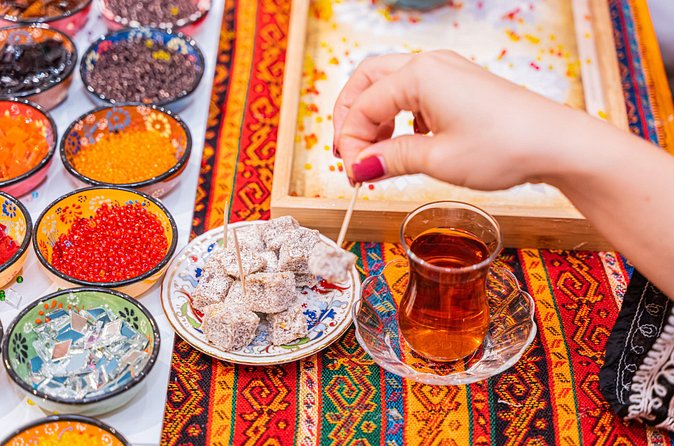 Create Your Own Mosaic Lamp in Brighton - Who Will Appreciate This Creative Workshop?