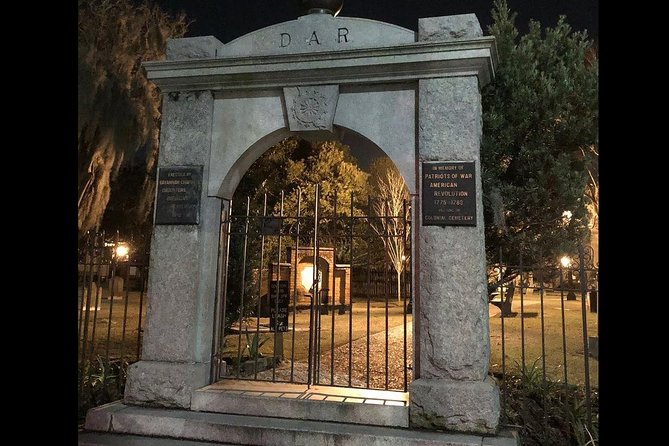 Creepy Crawl Night-Time Haunted Pub Walking Tour of Savannah's Historic District - The Colonial Park Cemetery and the Signer Button Gwinnett
