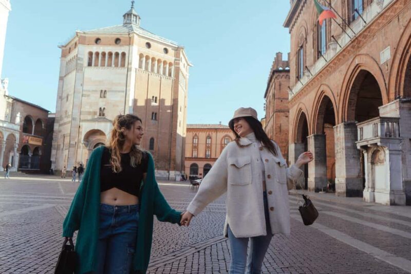 Cremona: Photo Shoot in the Historic Center - The Customizable Photo Shoot Experience