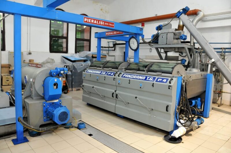 Cres: Olive Oil Walking Tour with Tastings - Meeting a Local Olive Oil Producer in Cres Town