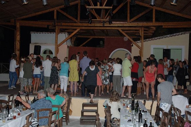 Cretan Folklore Night with Live Music, Dance, and Greek Dinner - Who Will Enjoy This Cretan Folklore Night?
