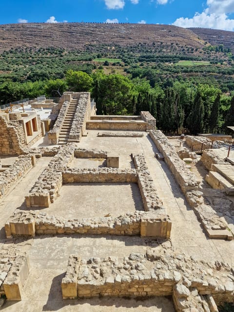 Crete: Knossos Palace and Archaeological Museum Tour - Visiting Heraklion Archaeological Museum