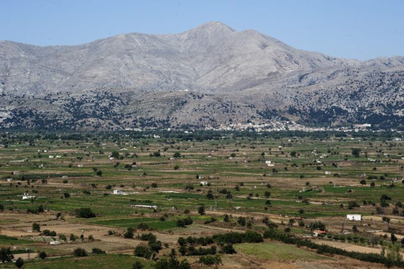 Crete: Lassithi Plateau & Kera Monastery Tour with Ceramics - Visiting the Village of Psychro and Zeus’s Birthplace