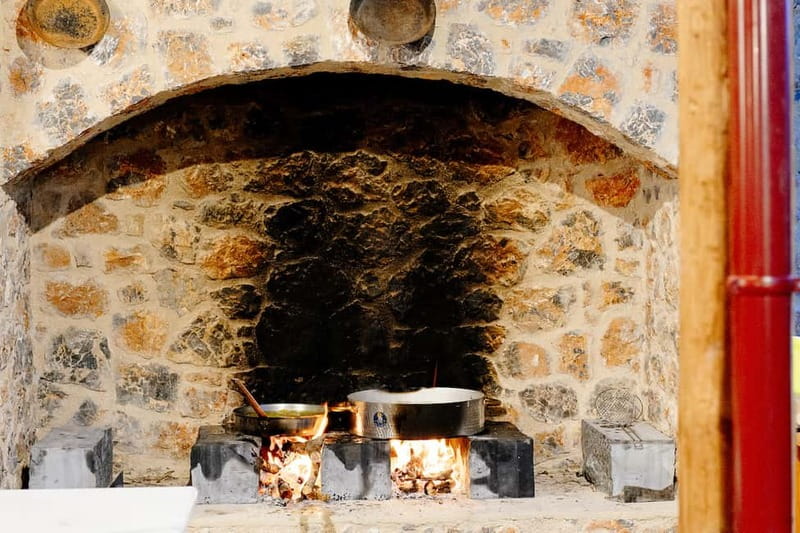 Crete: Olive Oil Festival, Farm Dinner, Live Show & Pickup - Raki Production and Cultural Rituals