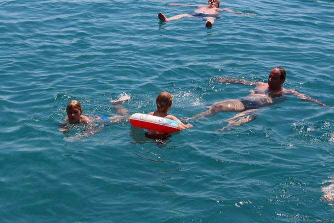 Crete Pirate Ship Cruise with the Black Rose to Stalis and Malia - The Crew and Atmosphere: Friendliness and Pirate Flair