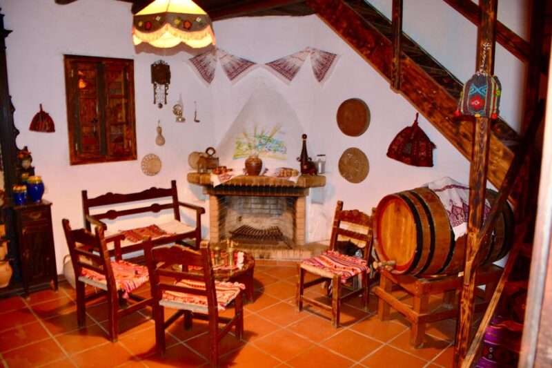 Crete: Traditional Cretan Night: Live Show and Dinner - Practical Details and Tips for Attendees