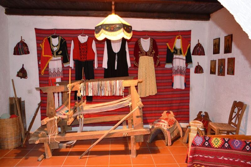 Crete: Traditional Dance Show and Buffet Dinner with Wine - The Cretan Dance Show and Traditional Costumes