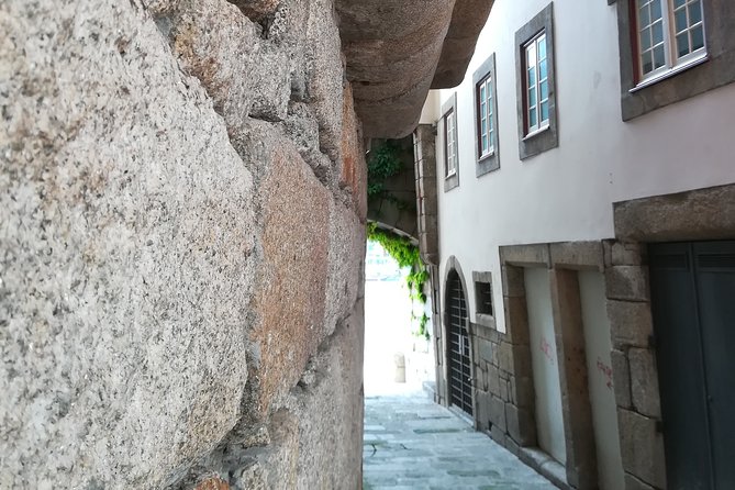 Crimes & Mysteries - Starting Point at Praça de Carlos Alberto