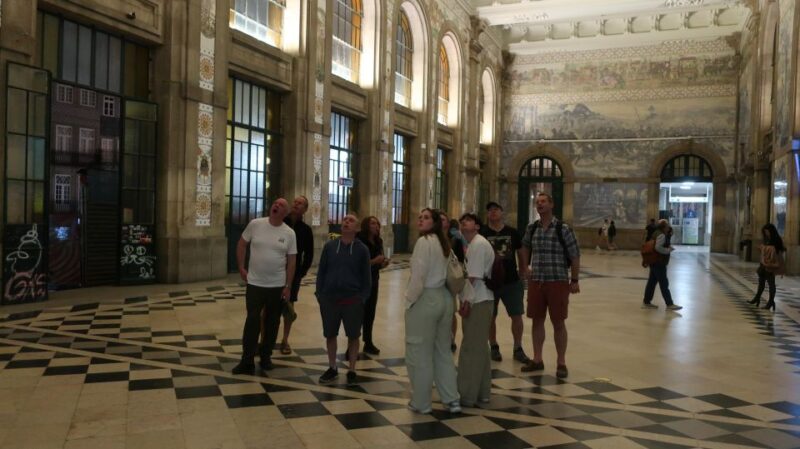 Crimes & Mysteries - The End at São Bento Station’s Secret Crimes