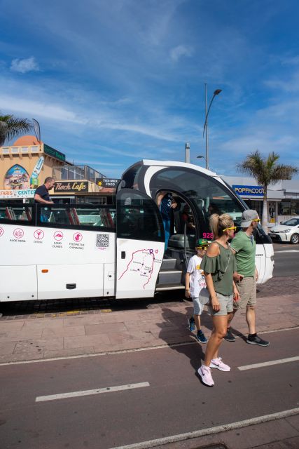 Cruceristas Fuerteventura: Dunas Corralejo y Pueblo La Oliva - Exploring Corralejo’s Vibrant Town Center