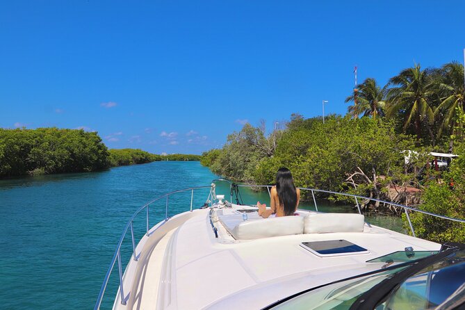 Cruise in Style on our 48 Foot Yacht in Cancun for 15 People - The Experience of Cruising on a 48-Foot Yacht