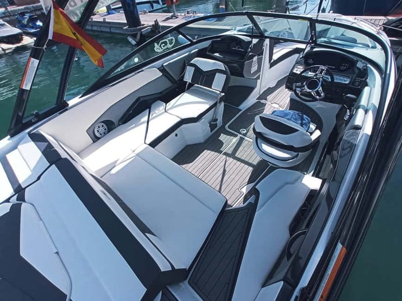 CRUISE THROUGH THE SAN FELIPE MOAT - Discover the Unique Experience of Cruising the San Felipe Moat