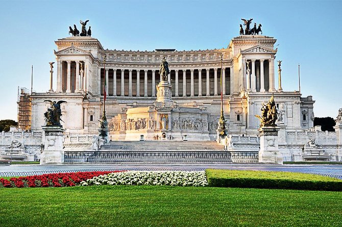 Crypts, ancient aqueducts and skeletons - The Final Stop at Piazza delle Cinque Lune