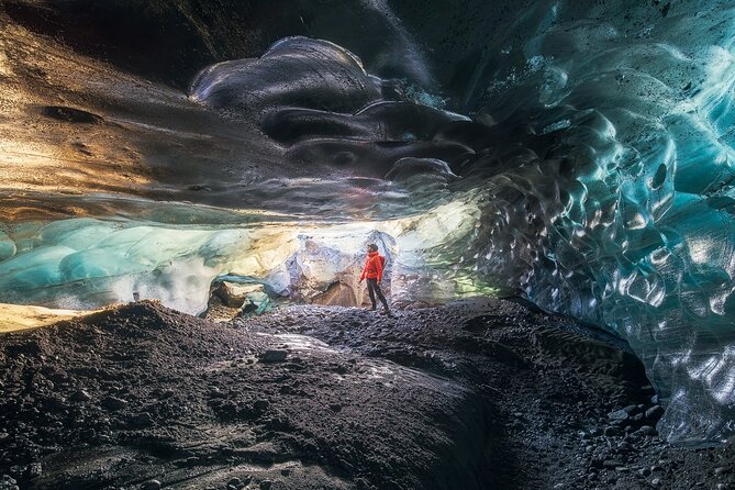 Crystal Treasures of Vatnajökull: Ice Cave Adventure - Beginning the Ice Cave Journey at Skaftafell