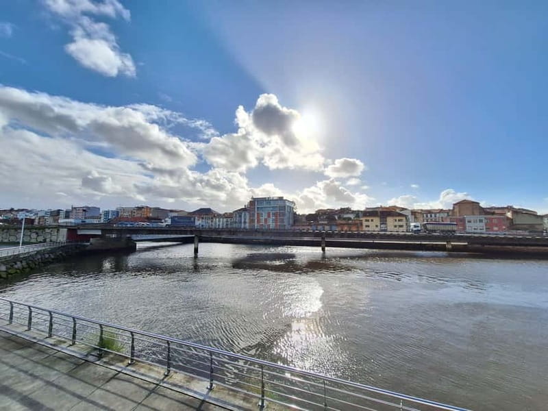 Cudillero, Aviles and Faro de Cabo Peñas tour from Oviedo - Discovering Avilés and the Niemeyer Center