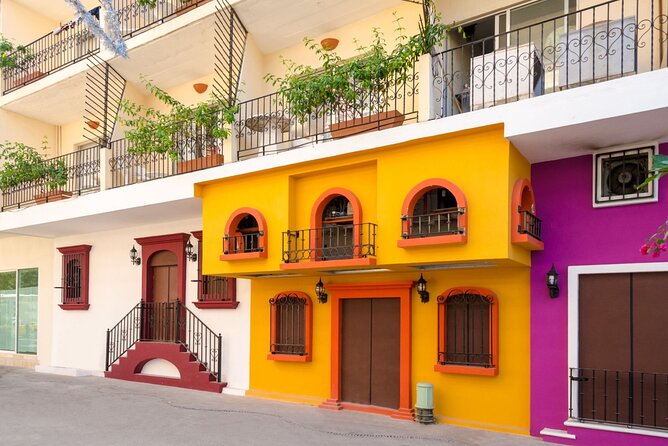 Cultural Pulse: Lazaro Cardenas Park & Plaza Private Walk - Exploring Plaza Lazaro Cardenas and Its Cultural Events